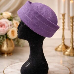 chapeau violet surpiqures